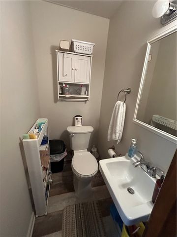 340 Taylor St, Bloomfield, PA 15224