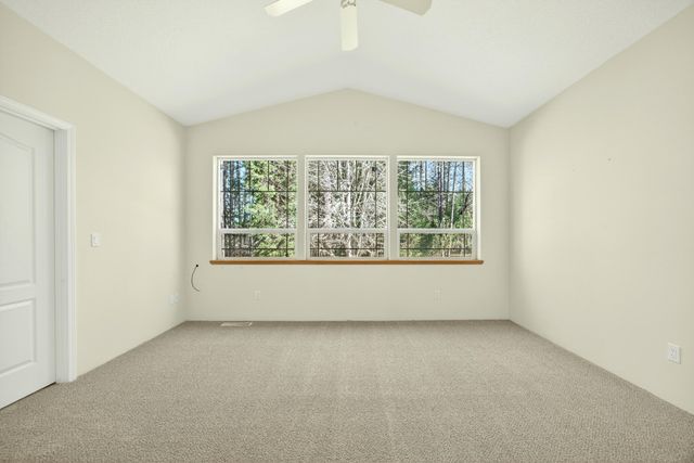 150 Ridgefield Road, Grants Pass, OR 97527