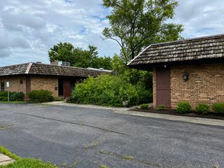 350 S Schmale Road 180, Carol Stream, IL 60188