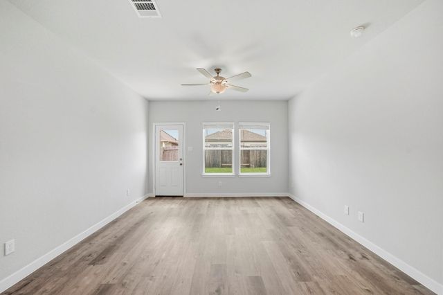 302 Amy Street, Angleton, TX 77515