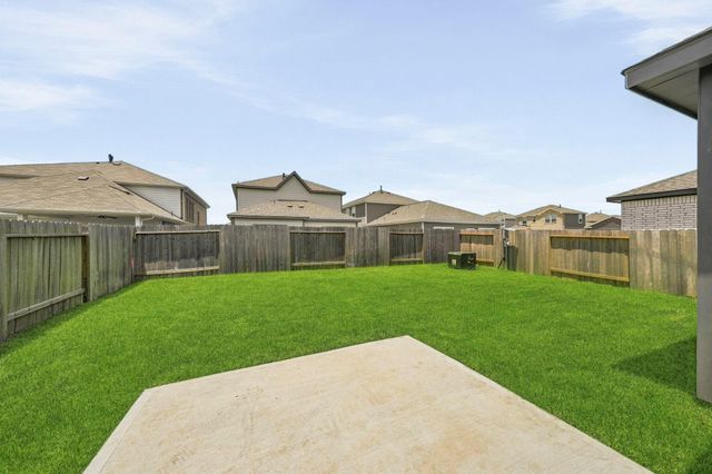 302 Amy Street, Angleton, TX 77515