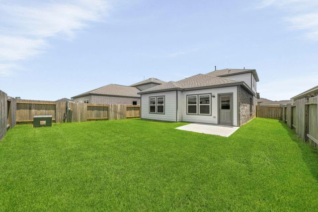 302 Amy Street, Angleton, TX 77515