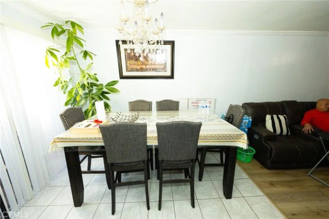 17135 Roscoe Boulevard 7, Northridge, CA 91325