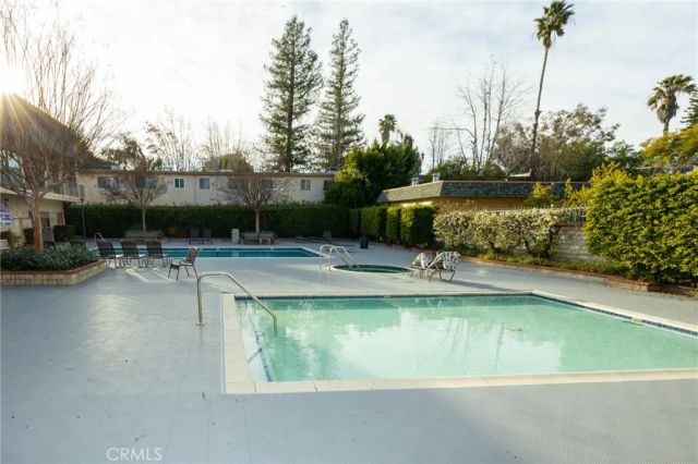 17135 Roscoe Boulevard 7, Northridge, CA 91325