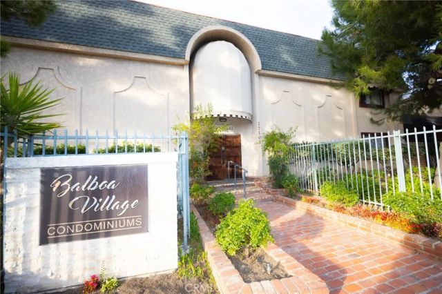 17135 Roscoe Boulevard 7, Northridge, CA 91325