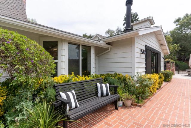 2422 Gird Road, Fallbrook, CA 92028