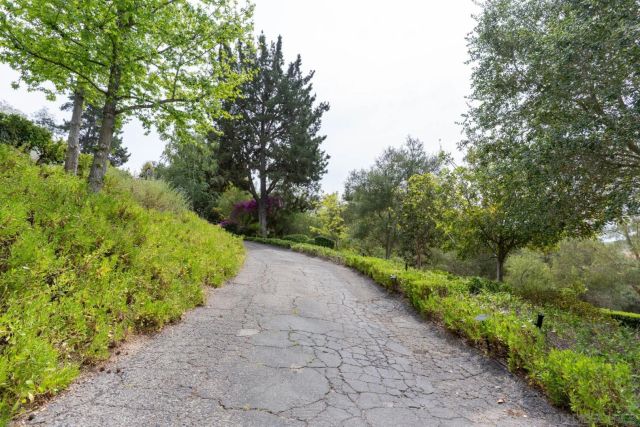 2422 Gird Road, Fallbrook, CA 92028