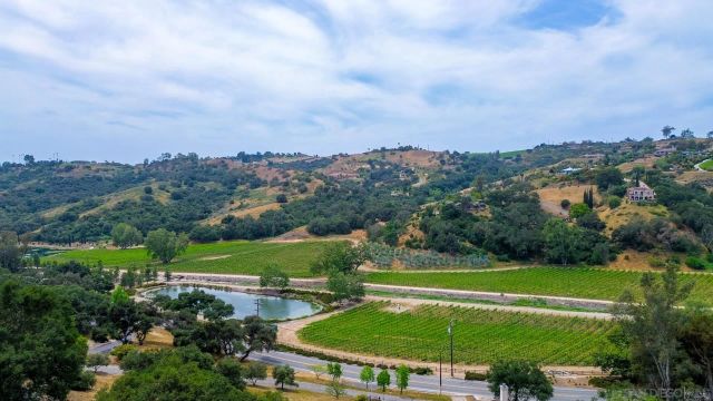 2422 Gird Road, Fallbrook, CA 92028