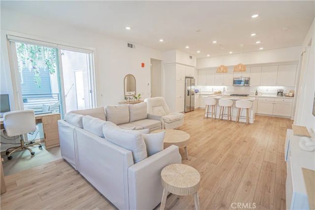 27212 Diamond Peak Lane 203, Valencia, CA 91381