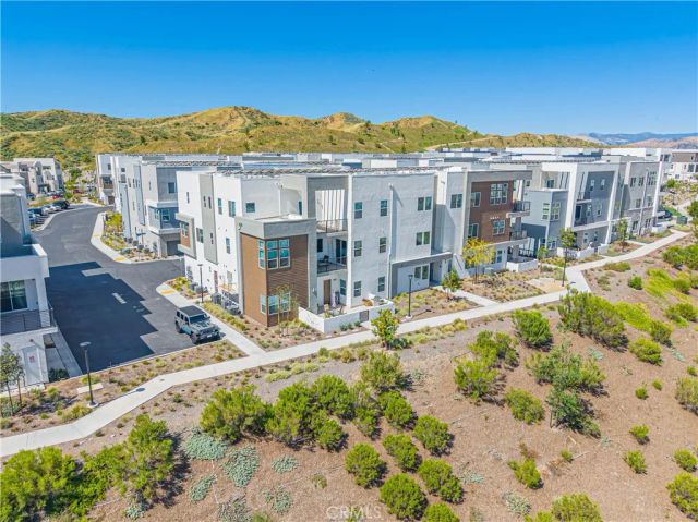 27212 Diamond Peak Lane 203, Valencia, CA 91381