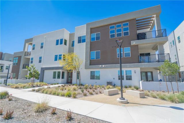 27212 Diamond Peak Lane 203, Valencia, CA 91381