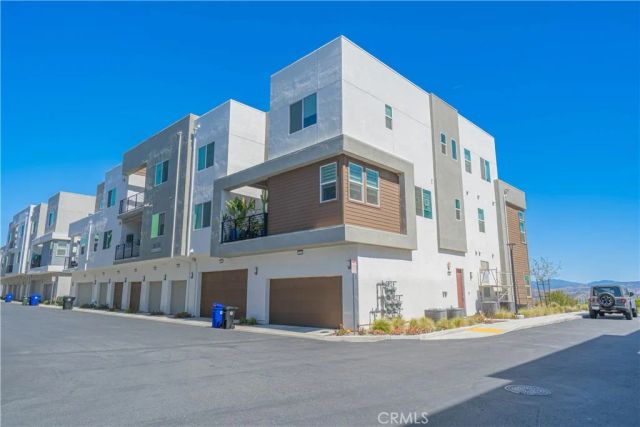 27212 Diamond Peak Lane 203, Valencia, CA 91381