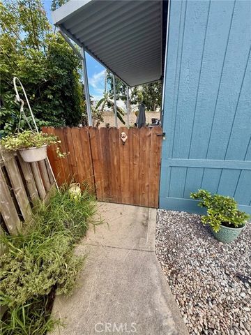 7051 Ellis 29, Huntington Beach, CA 92648