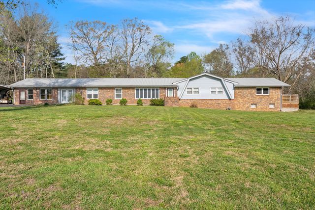 2209 E Lincoln St, Tullahoma, TN 37388