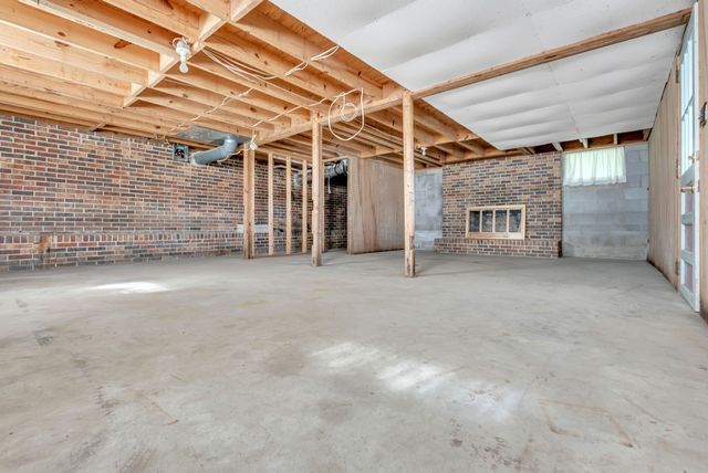 2209 E Lincoln St, Tullahoma, TN 37388