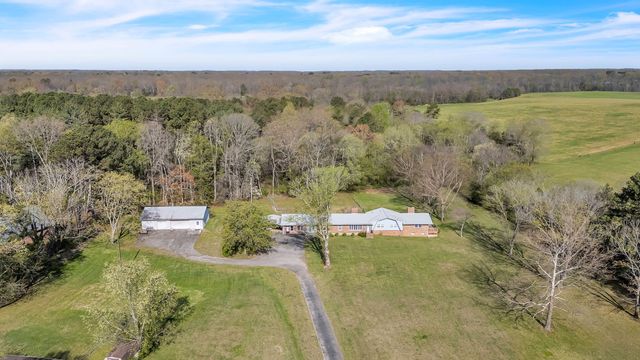 2209 E Lincoln St, Tullahoma, TN 37388