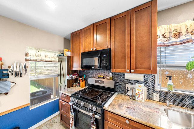 114 Smallwood Dr, San Antonio, TX 78210