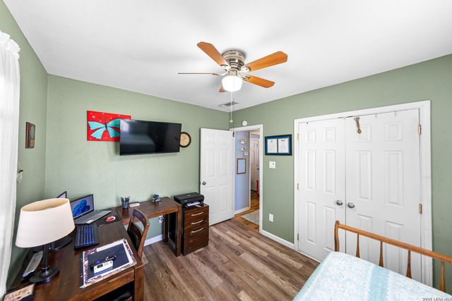 114 Smallwood Dr, San Antonio, TX 78210