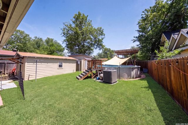 114 Smallwood Dr, San Antonio, TX 78210