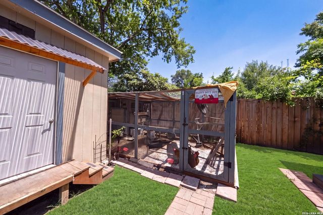 114 Smallwood Dr, San Antonio, TX 78210