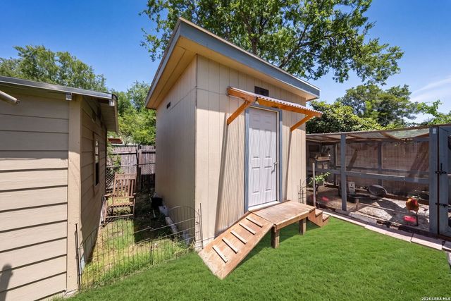 114 Smallwood Dr, San Antonio, TX 78210