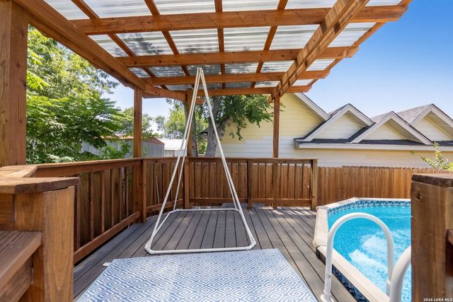 114 Smallwood Dr, San Antonio, TX 78210