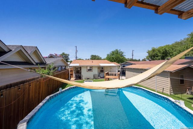 114 Smallwood Dr, San Antonio, TX 78210