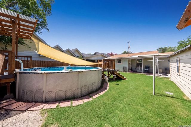 114 Smallwood Dr, San Antonio, TX 78210