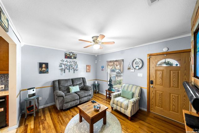 114 Smallwood Dr, San Antonio, TX 78210