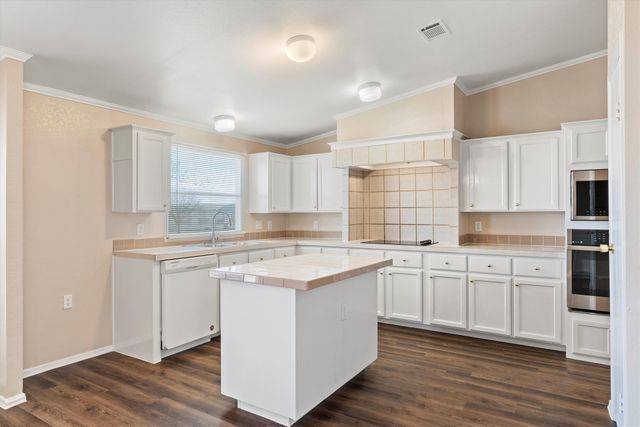 12631 Heather Brook Road, Justin, TX 76247