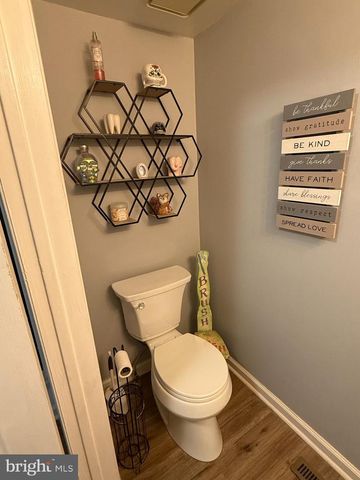 93 DORSET DR, Marlton, NJ 08053