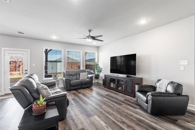 905 Bent Brook Road, Little Elm, TX 75068