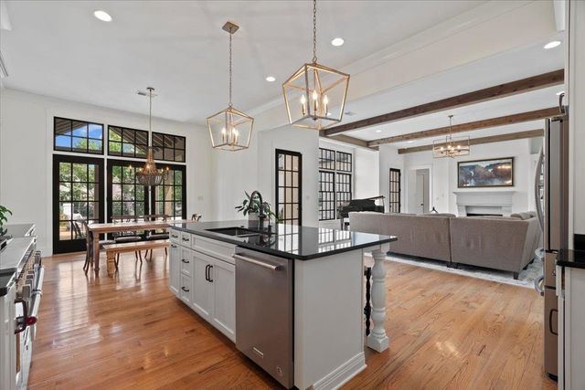 10394 N DUNCAN WOODS DR, Collierville, TN 38017