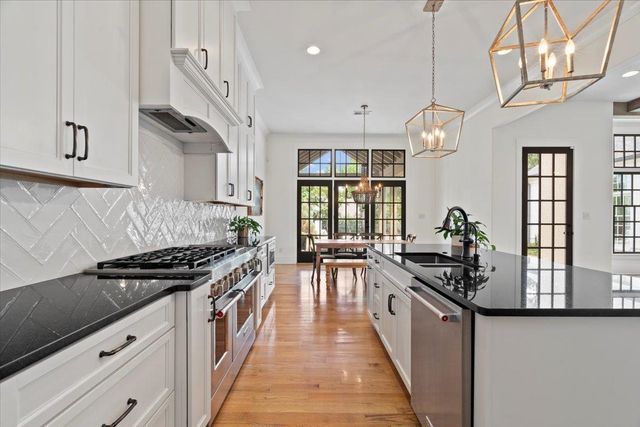 10394 N DUNCAN WOODS DR, Collierville, TN 38017