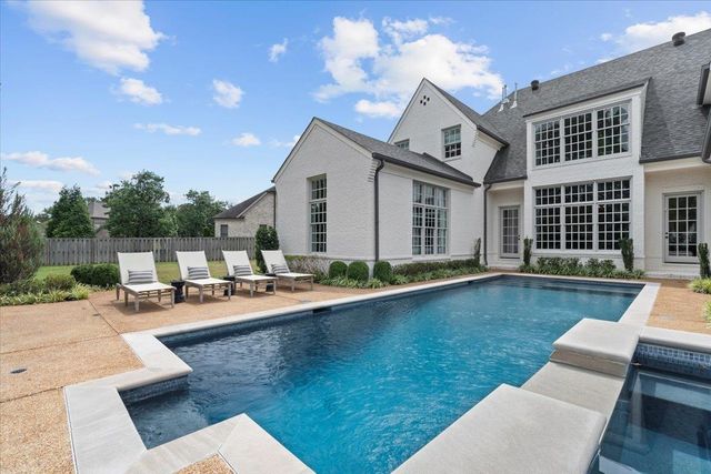 10394 N DUNCAN WOODS DR, Collierville, TN 38017