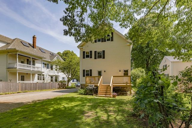 58 Maple Ave 58, Andover, MA 01810
