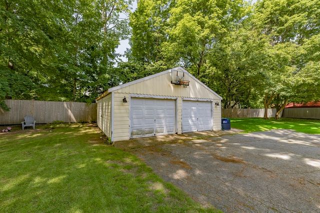58 Maple Ave 58, Andover, MA 01810