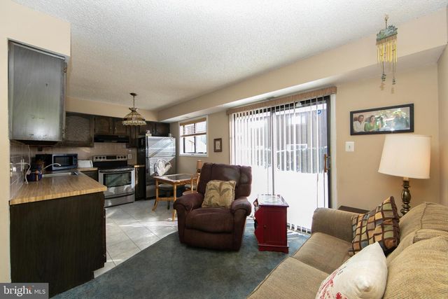 29 CHISWICK DR, Lindenwold, NJ 08021