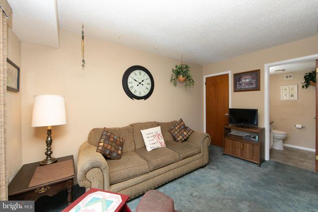 29 CHISWICK DR, Lindenwold, NJ 08021