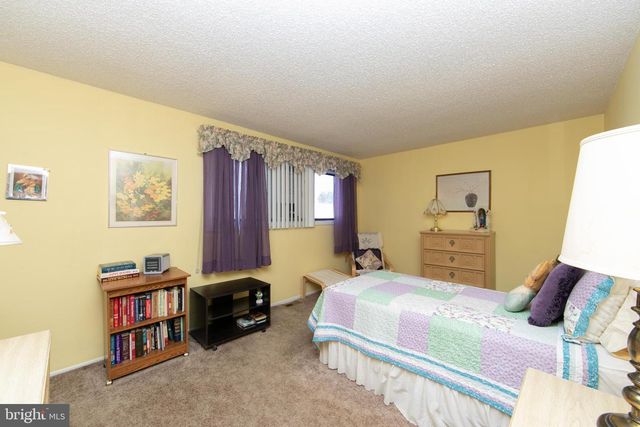 29 CHISWICK DR, Lindenwold, NJ 08021