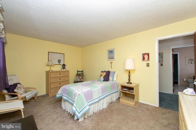 29 CHISWICK DR, Lindenwold, NJ 08021