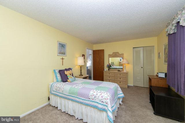 29 CHISWICK DR, Lindenwold, NJ 08021