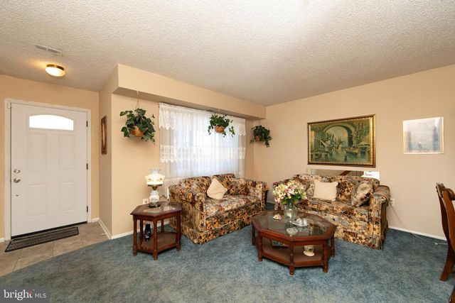 29 CHISWICK DR, Lindenwold, NJ 08021