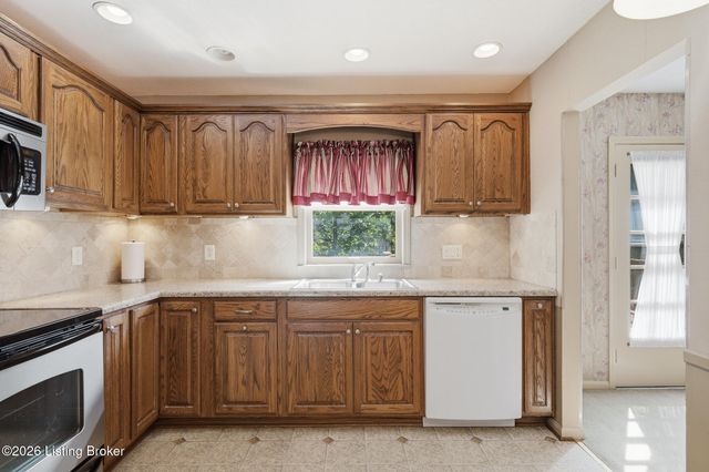 2109 Bridlewood Dr, Jeffersontown, KY 40299