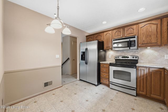 2109 Bridlewood Dr, Jeffersontown, KY 40299