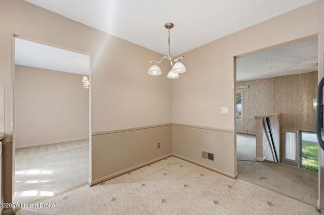 2109 Bridlewood Dr, Jeffersontown, KY 40299