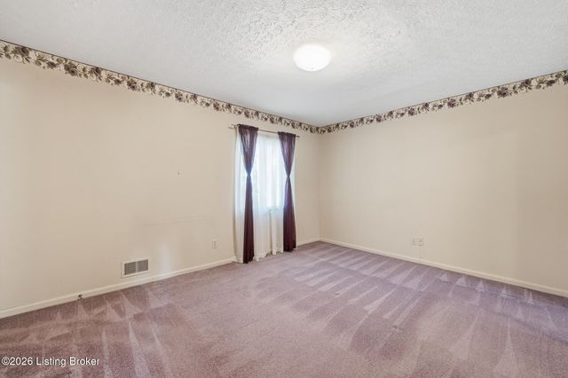 2109 Bridlewood Dr, Jeffersontown, KY 40299
