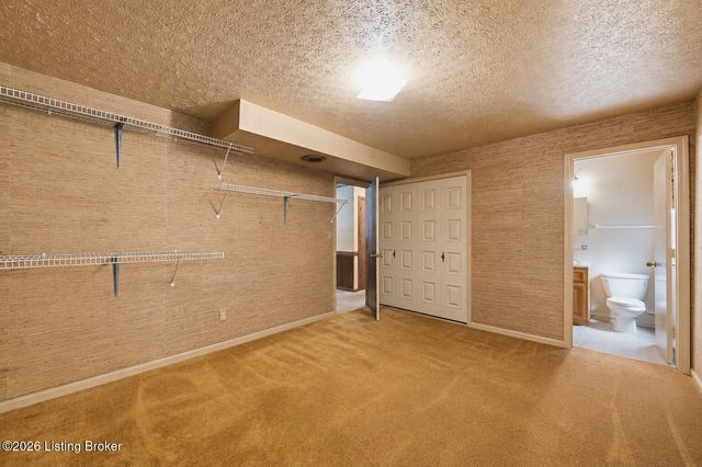 2109 Bridlewood Dr, Jeffersontown, KY 40299