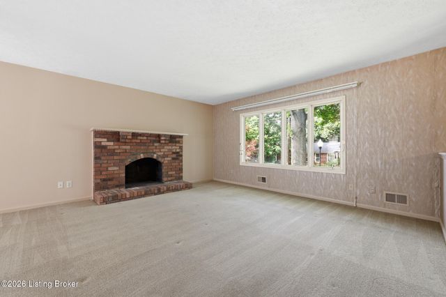 2109 Bridlewood Dr, Jeffersontown, KY 40299