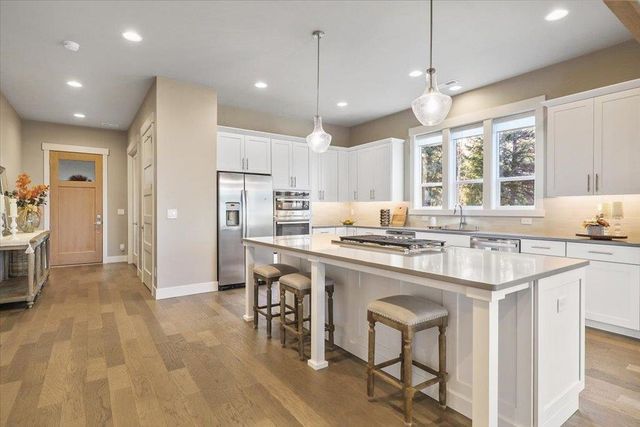 6815 S Wilcox Ln, Spokane, WA 99206